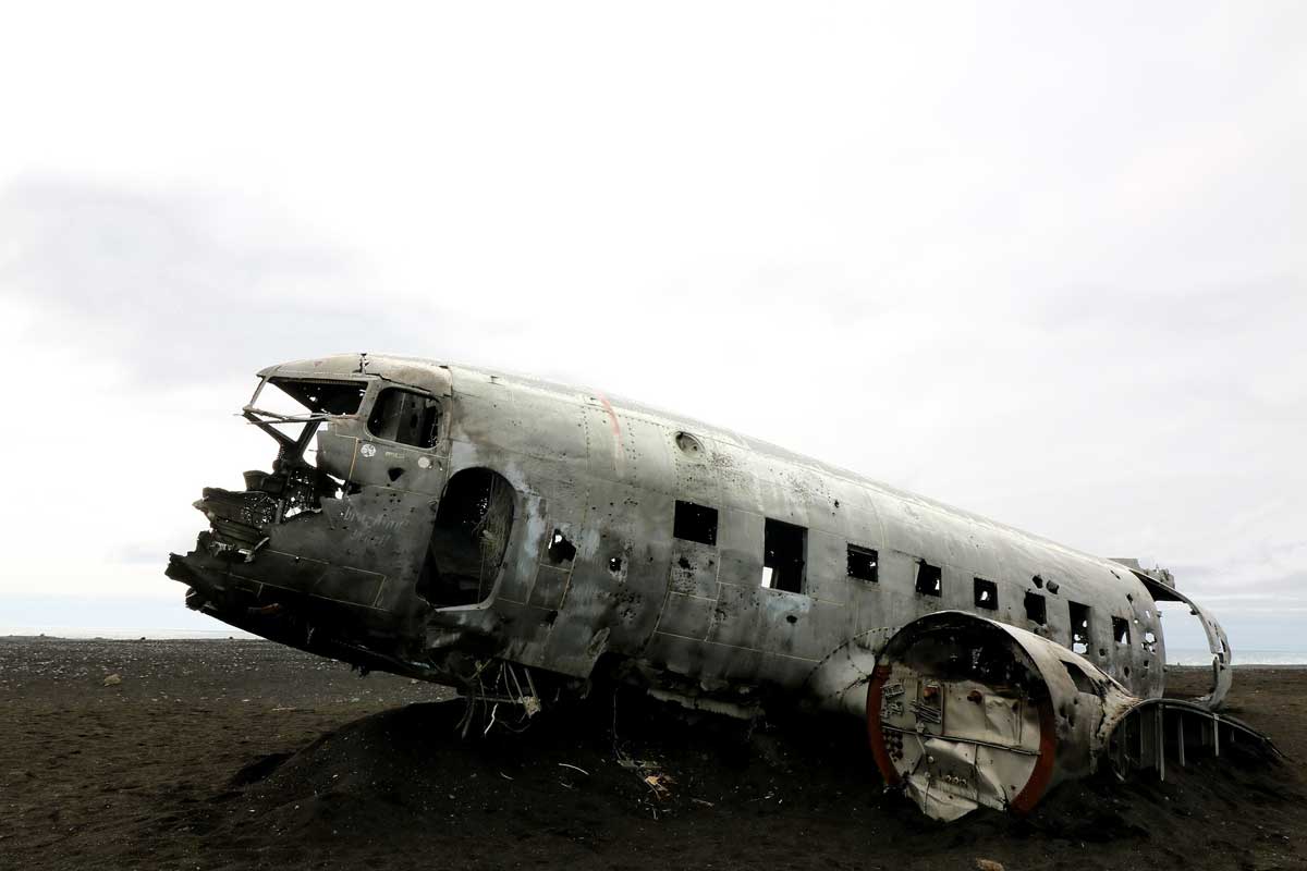 Massive hurricane hits the ground of Florida causing high casualties Plane Crash